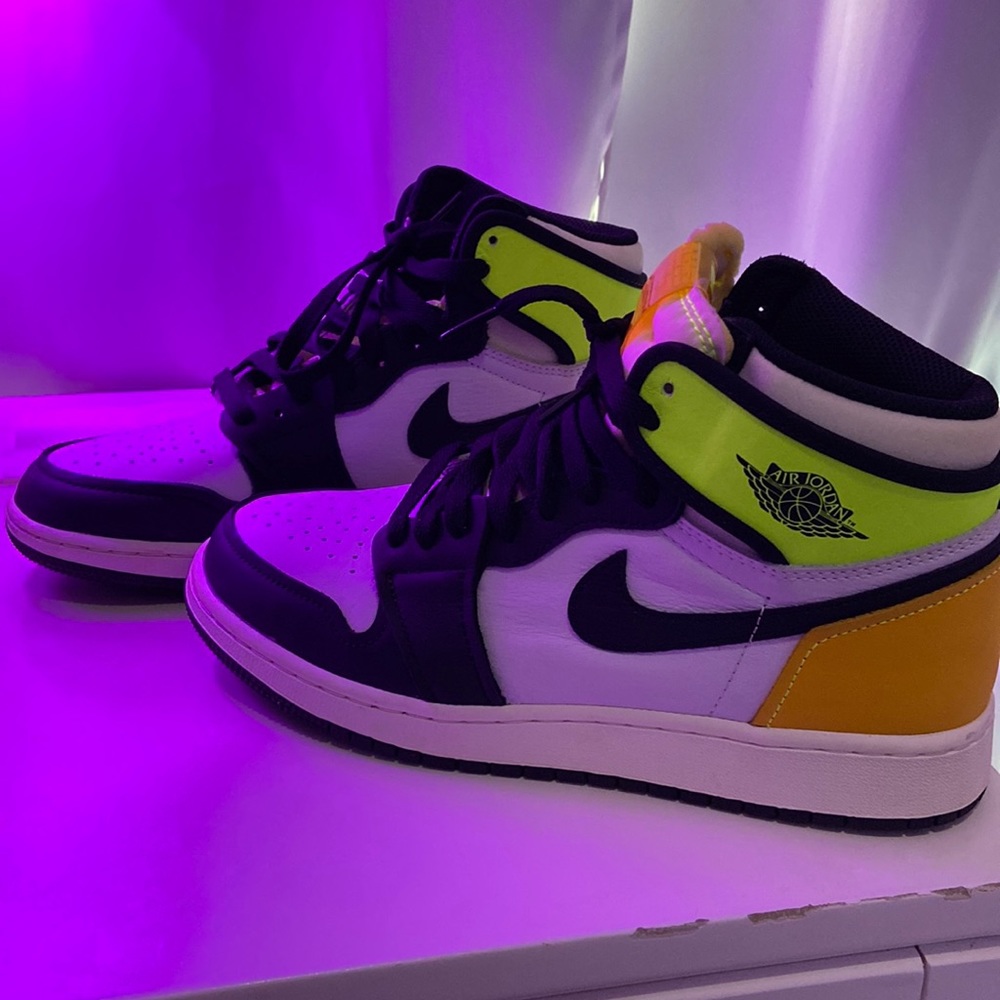 2021 Air Jordan 1 Retro High OG 'Volt Gold'